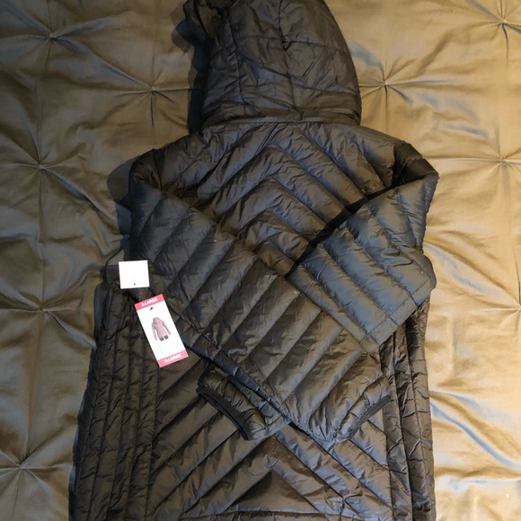 London Fog Lightweight Packable Down Jacket - Picture 4 of 8